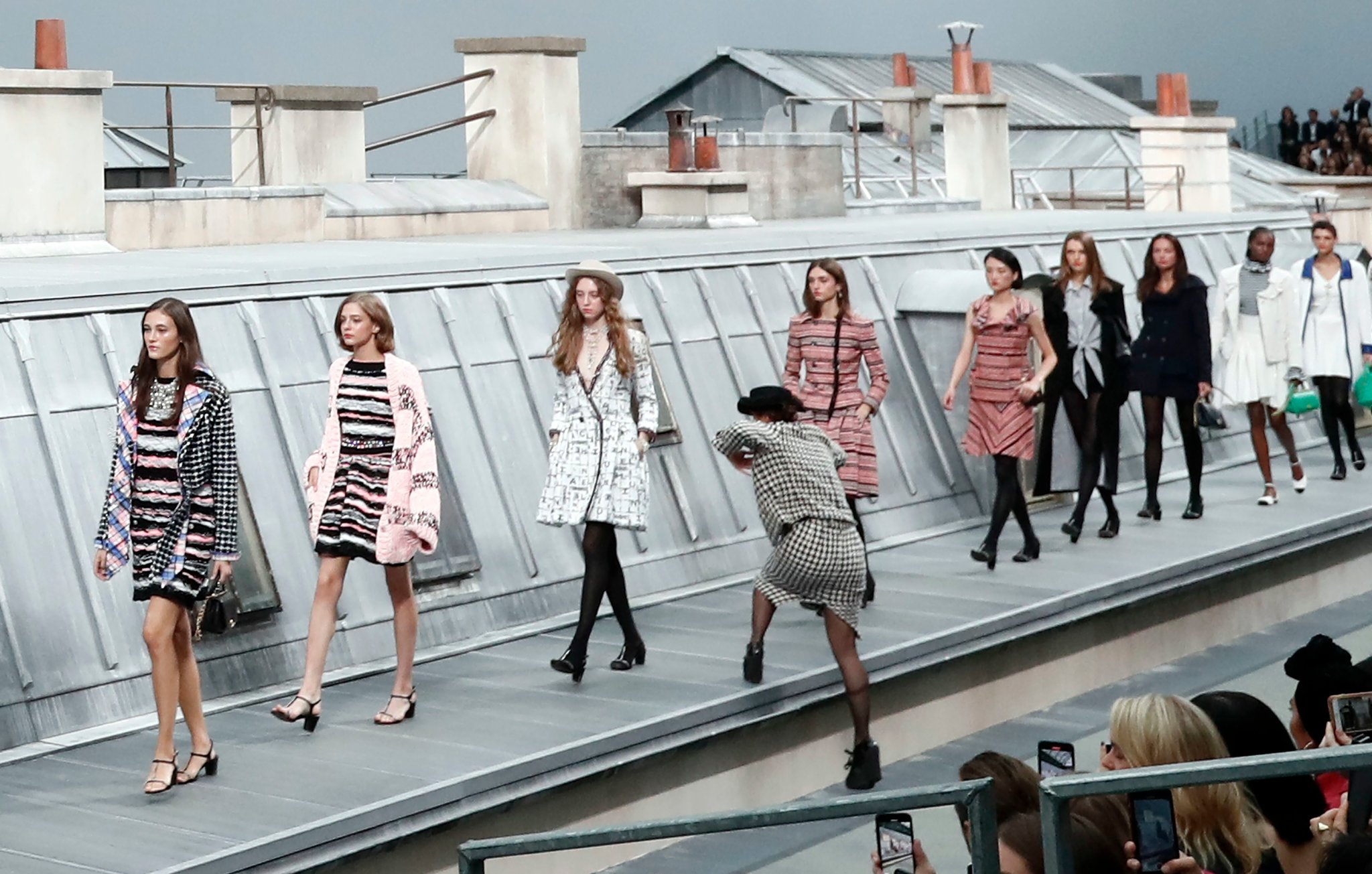 Paris Fashion Week: A Sneak Peek into the Fab Runways!